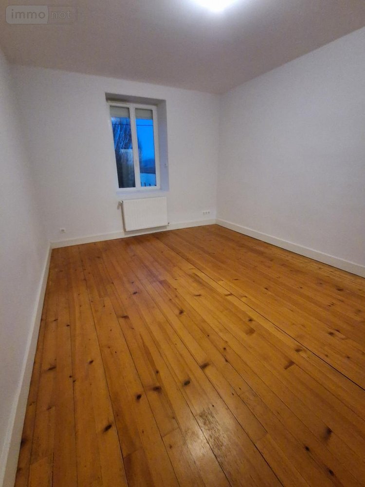 Location appartement Hautecourt-Romanèche 01250 Ain 96 m2  750 euros