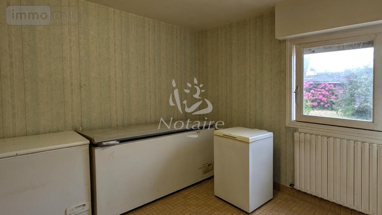 Fonds et murs commerciaux a vendre Saint-Pol-de-Léon 29250 Finistère 286 m2  261500 euros