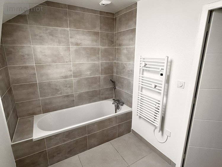 Location maison Guer 56380 Morbihan 110 m2 3 pièces 900 euros