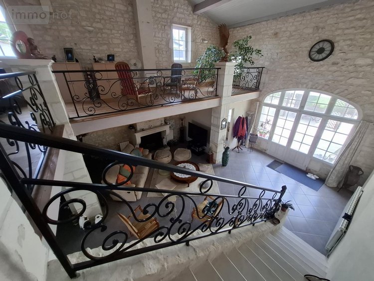 Maison a vendre Saintes 17100 Charente-Maritime 405 m2 11 pièces 500000 euros