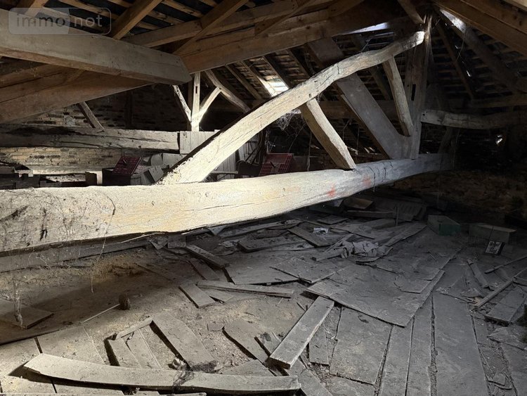 Immeuble a vendre Le May-sur-Èvre 49122 Maine-et-Loire 250 m2  83840 euros