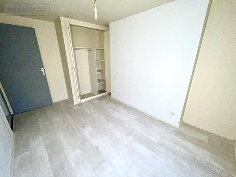 Location appartement Saint-Chély-d'Apcher 48200 Lozère 35 m2  370 euros