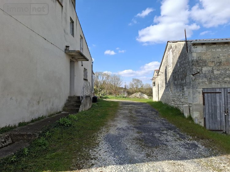 Maison a vendre Préguillac 17460 Charente-Maritime 157 m2 6 pièces 167872 euros
