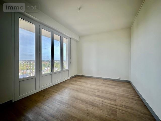 Appartement a vendre Avrillé 49240 Maine-et-Loire 96 m2 5 pièces 188640 euros