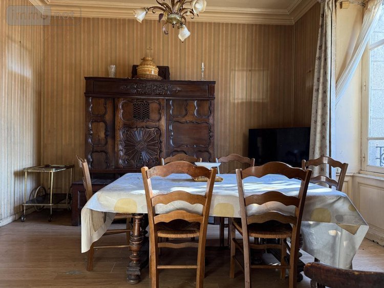 Maison a vendre Guingamp 22200 Côtes-d'Armor 243 m2 10 pièces 179512 euros