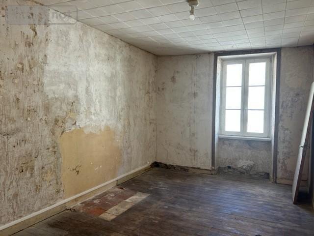 Maison a vendre Huelgoat 29690 Finistère 89 m2  53000 euros