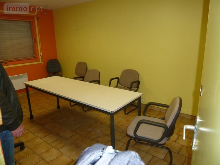 Location fonds et murs commerciaux Féchain 59247 Nord 1500 m2  6448 euros
