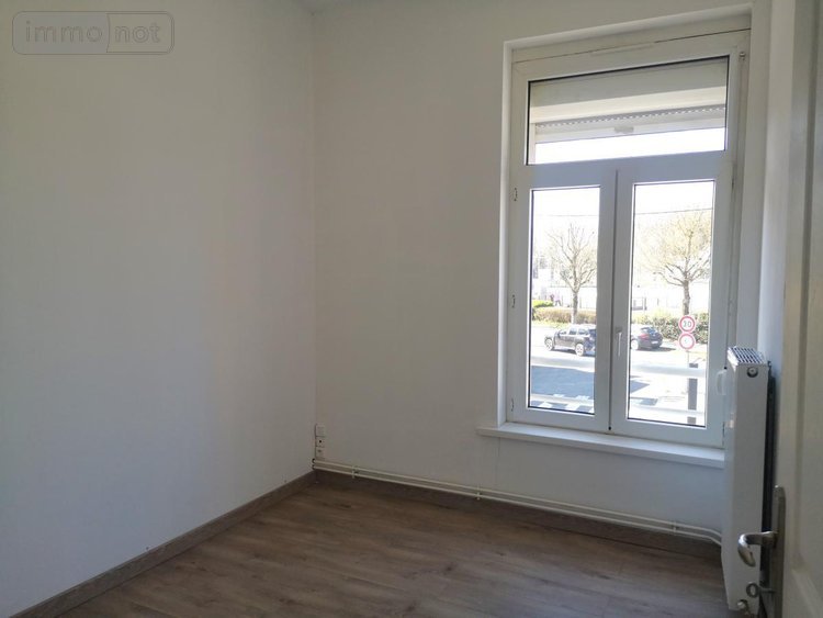 Location fonds et murs commerciaux Cambrai 59400 Nord 222 m2  1500 euros
