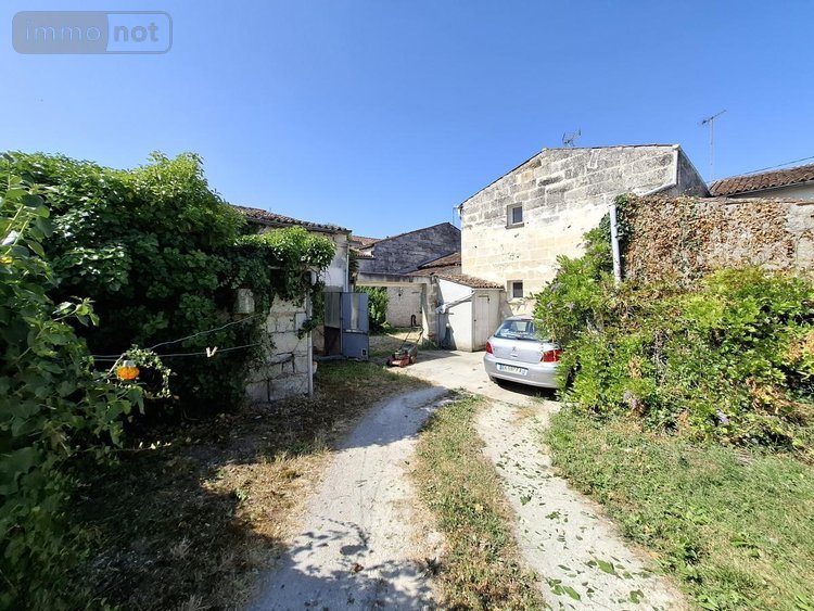 Immeuble a vendre Saintes 17100 Charente-Maritime 174 m2  251808 euros