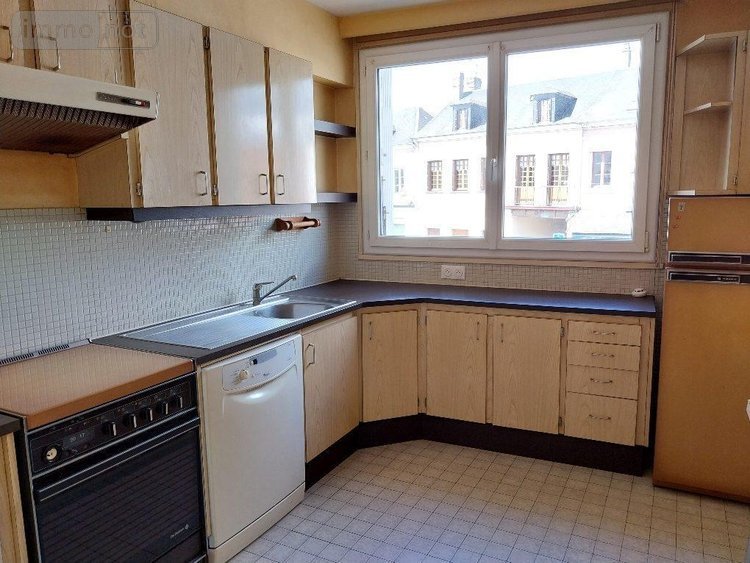 Immeuble a vendre Le Neubourg 27110 Eure 250 m2  285000 euros