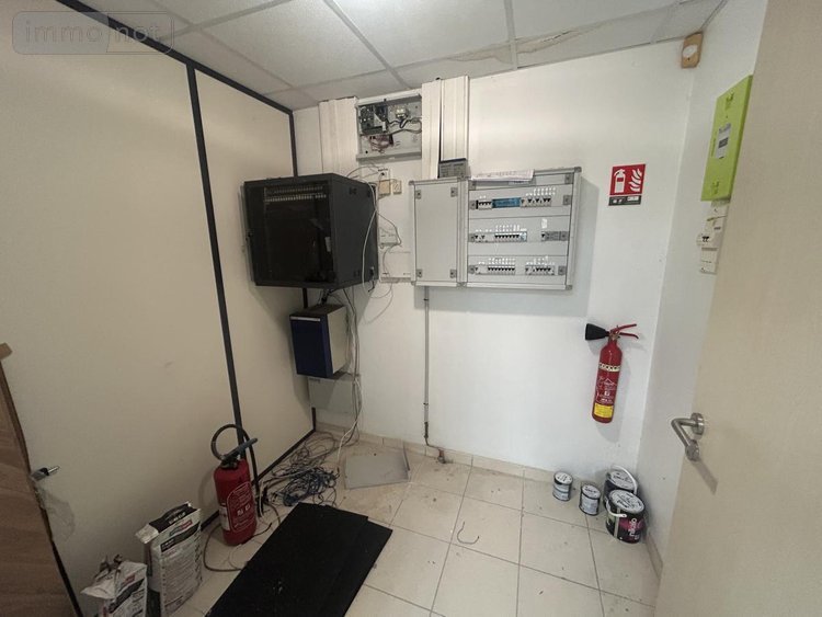 Location fonds et murs commerciaux Cambrai 59400 Nord 18 m2  562 euros