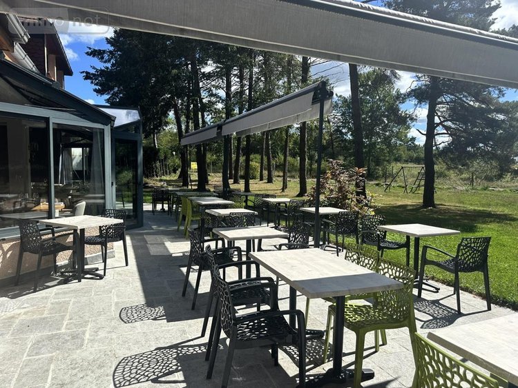 Fonds et murs commerciaux a vendre Anglards-de-Saint-Flour 15100 Cantal 850 m2  890000 euros