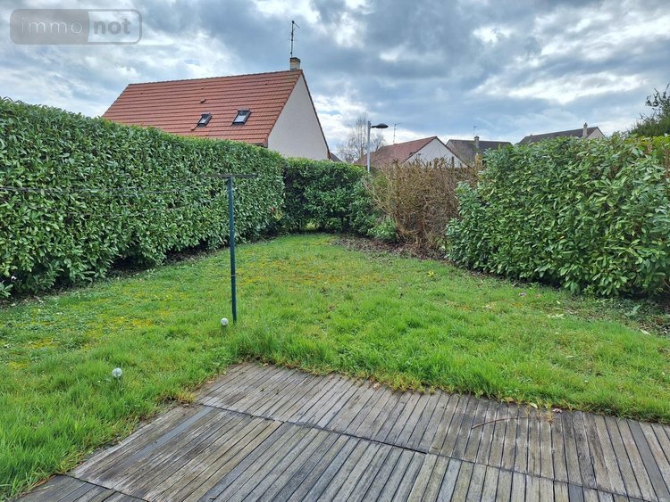 Location maison Châtenoy-le-Royal 71880 Saône-et-Loire 102 m2 4 pièces 955 euros