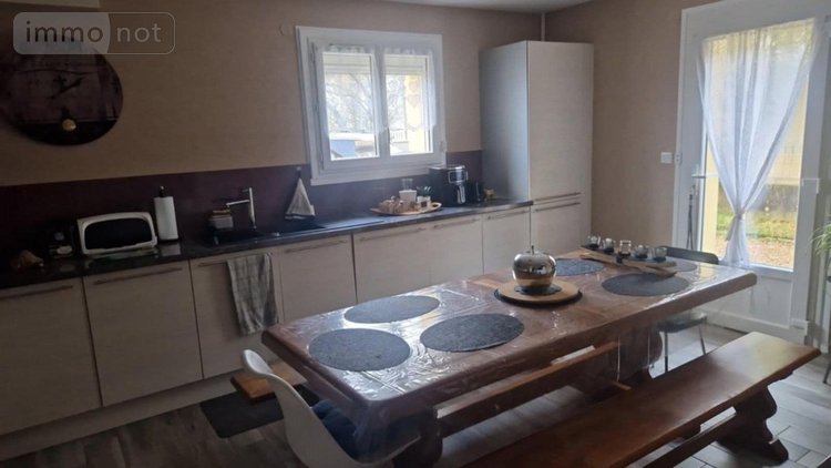 Location maison Châtenoy-le-Royal 71880 Saône-et-Loire 132 m2 5 pièces 1150 euros