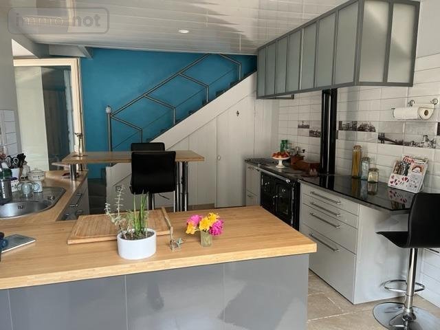 Maison a vendre Montlieu-la-Garde 17210 Charente-Maritime 220 m2 5 pièces 351750 euros