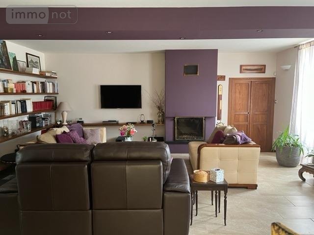 Maison a vendre Montlieu-la-Garde 17210 Charente-Maritime 220 m2 5 pièces 351750 euros