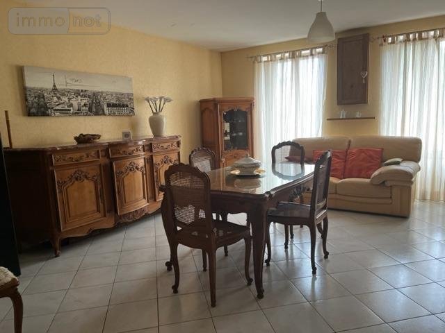 Maison a vendre Montlieu-la-Garde 17210 Charente-Maritime 220 m2 5 pièces 351750 euros