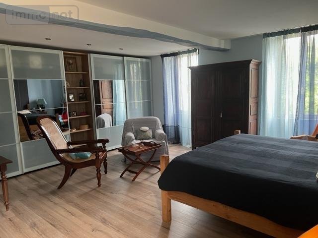 Maison a vendre Montlieu-la-Garde 17210 Charente-Maritime 220 m2 5 pièces 351750 euros