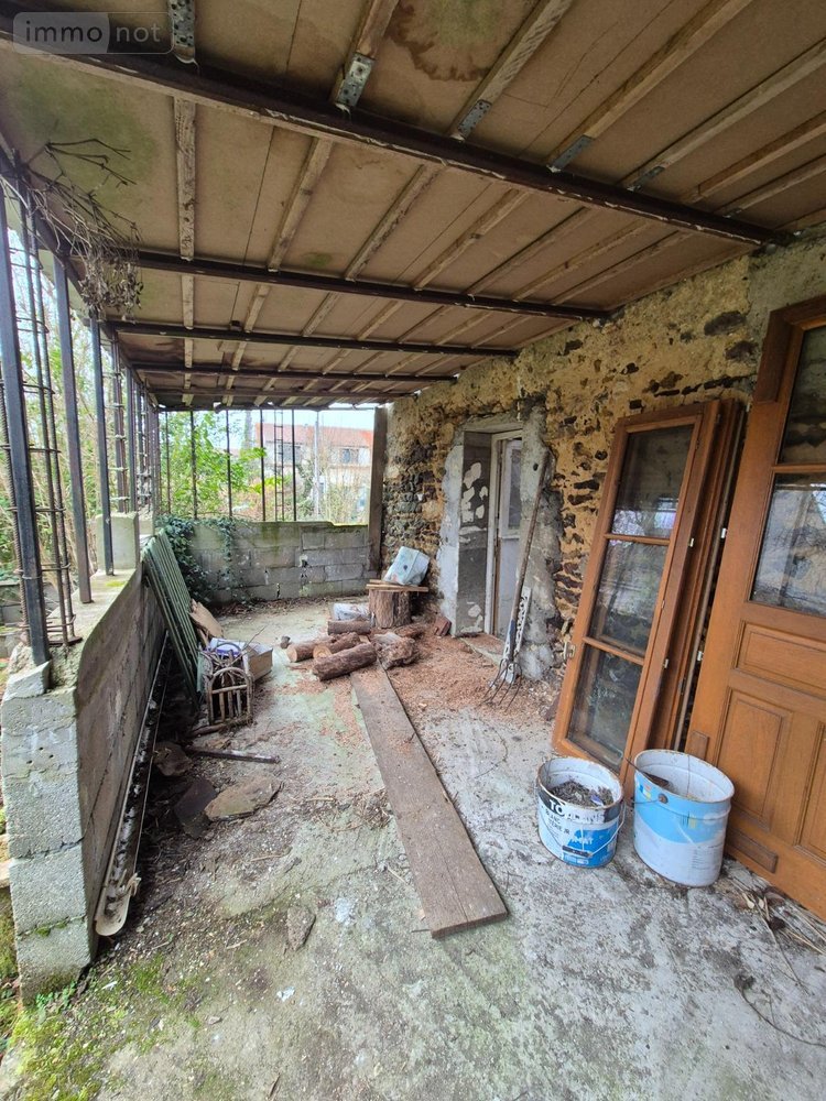 Bien agricole a vendre Saints en Puisaye 89520 Yonne 95 m2  13600 euros