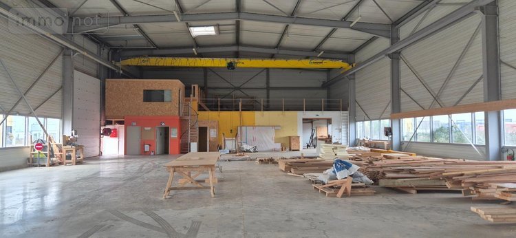 Fonds et murs commerciaux a vendre Cherré-Au 72400 Sarthe  682500 euros