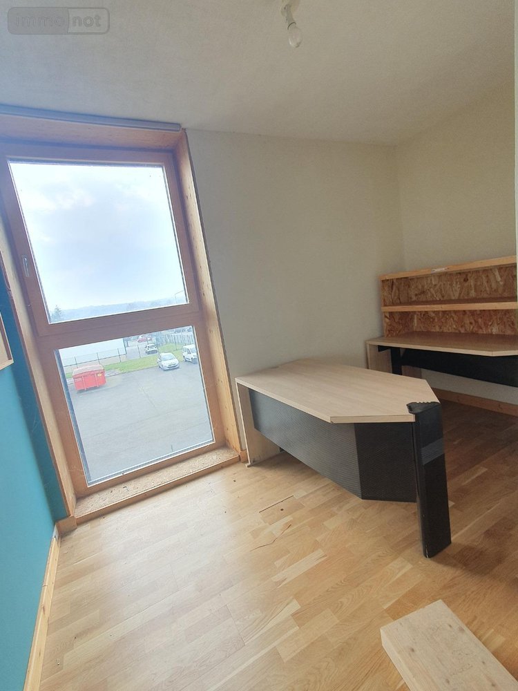 Fonds et murs commerciaux a vendre Cherré-Au 72400 Sarthe  682500 euros