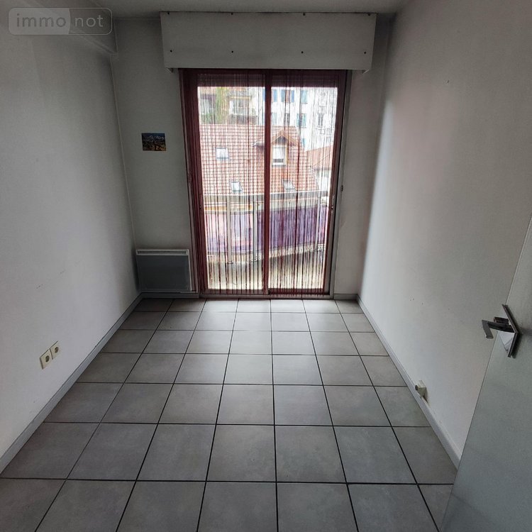 Fonds et murs commerciaux a vendre Gap 05000 Hautes-Alpes 150 m2  248000 euros