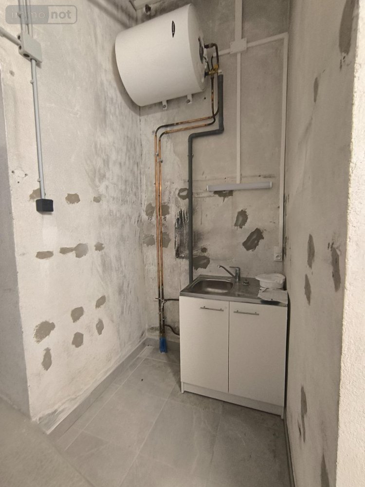 Location fonds et murs commerciaux Bourg-en-Bresse 01000 Ain  700 euros