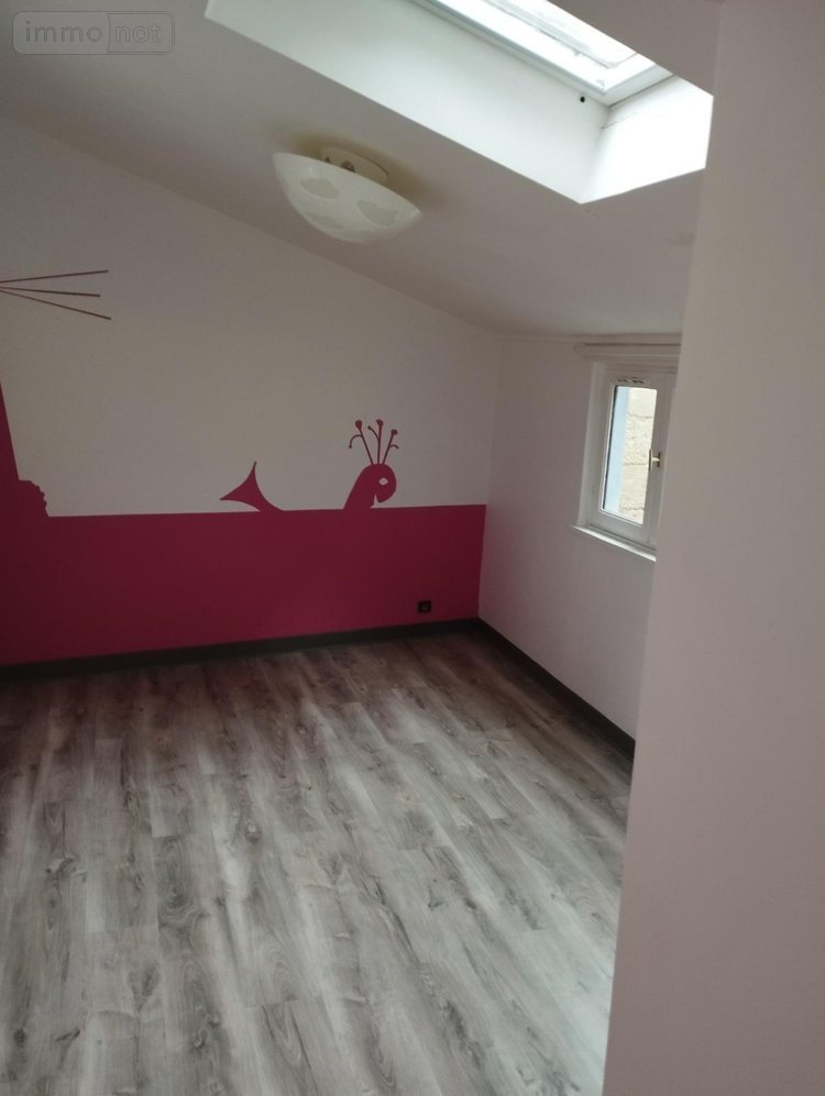 Appartement a vendre Guingamp 22200 Côtes-d'Armor 79 m2 5 pièces 127260 euros