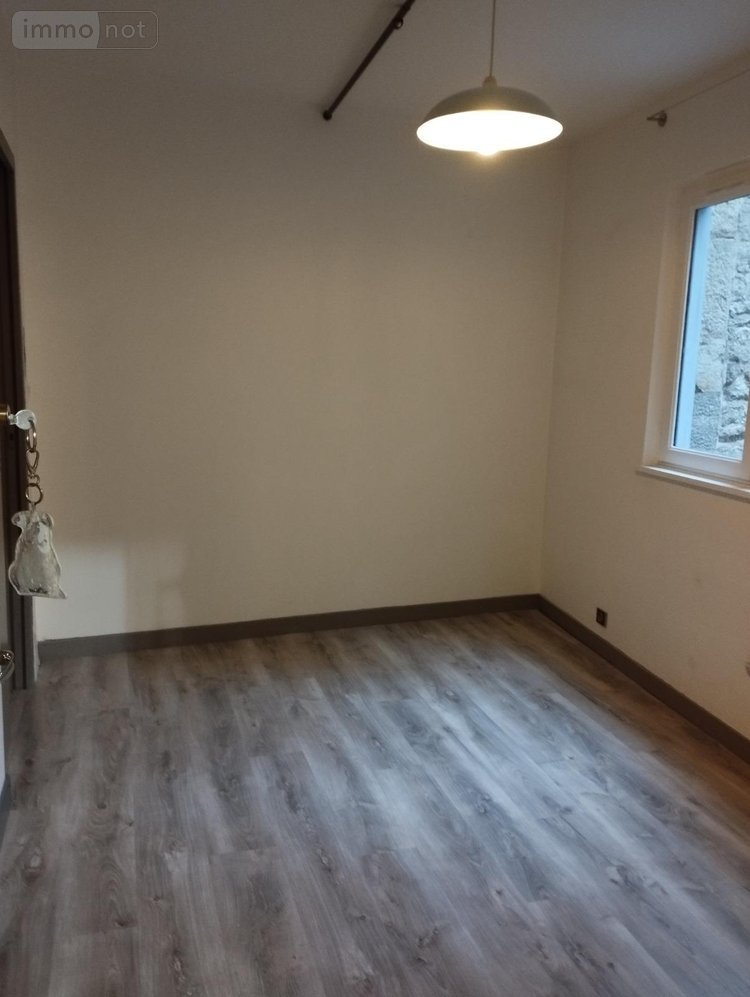 Appartement a vendre Guingamp 22200 Côtes-d'Armor 79 m2 5 pièces 127260 euros