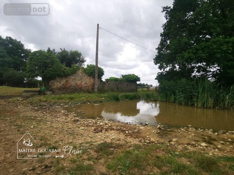 Bien agricole a vendre Loiron-Ruillé 53320 Mayenne  112350 euros