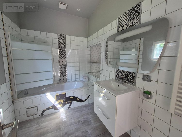 Maison a vendre Moutiers-en-Puisaye 89520 Yonne 59 m2 2 pièces 100000 euros