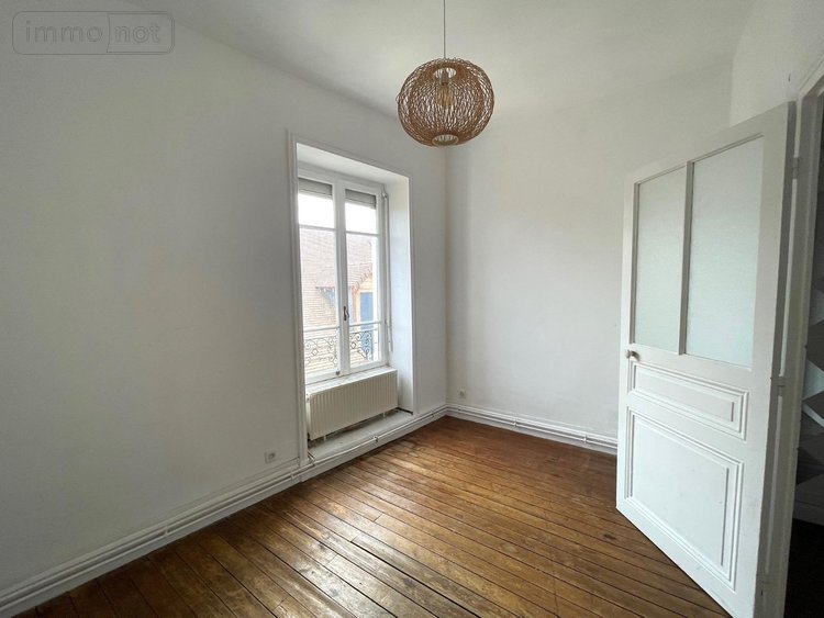 Location appartement Chalon-sur-Saône 71100 Saône-et-Loire 116 m2 5 pièces 900 euros