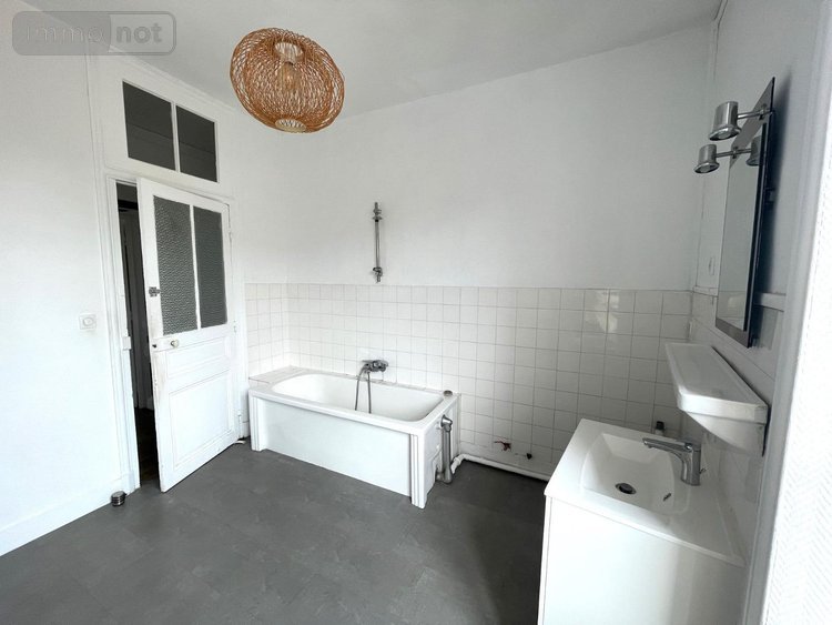 Location appartement Chalon-sur-Saône 71100 Saône-et-Loire 116 m2 5 pièces 900 euros