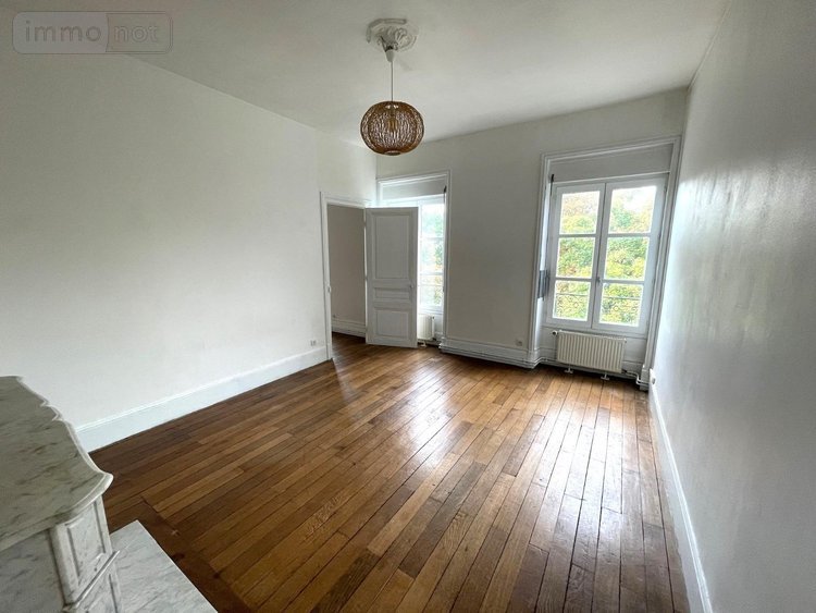 Location appartement Chalon-sur-Saône 71100 Saône-et-Loire 116 m2 5 pièces 900 euros