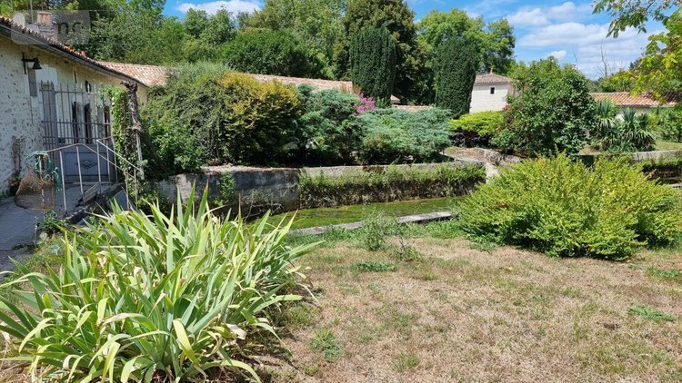 Maison a vendre Barbezieux-Saint-Hilaire 16300 Charente 328 m2 9 pièces 550000 euros