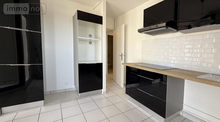 Location appartement Saint-Denis 97400 Réunion 90 m2 3 pièces 1400 euros