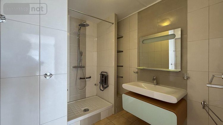 Location appartement Saint-Denis 97400 Réunion 90 m2 3 pièces 1400 euros