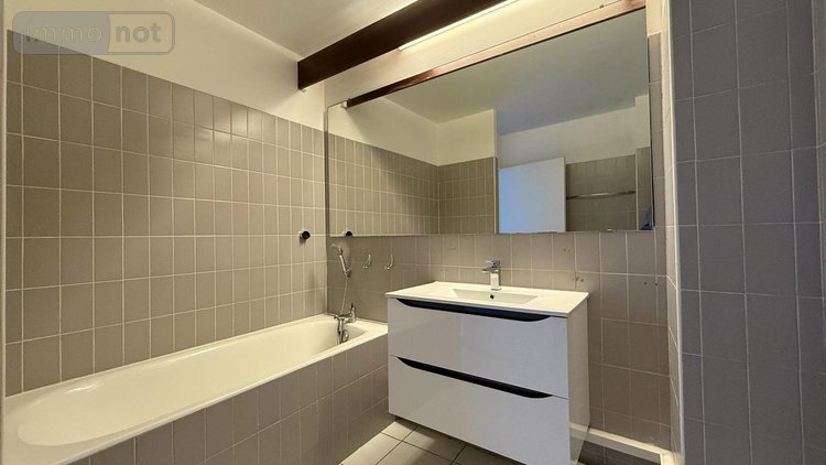 Location appartement Saint-Denis 97400 Réunion 90 m2 3 pièces 1400 euros