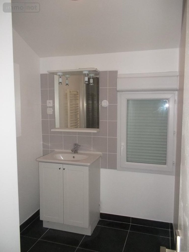 Location maison Saint-Germain-du-Plain 71370 Saône-et-Loire 71 m2 4 pièces 857 euros