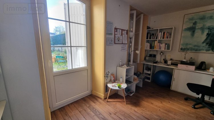 Immeuble a vendre Jonzac 17500 Charente-Maritime 184 m2  341250 euros