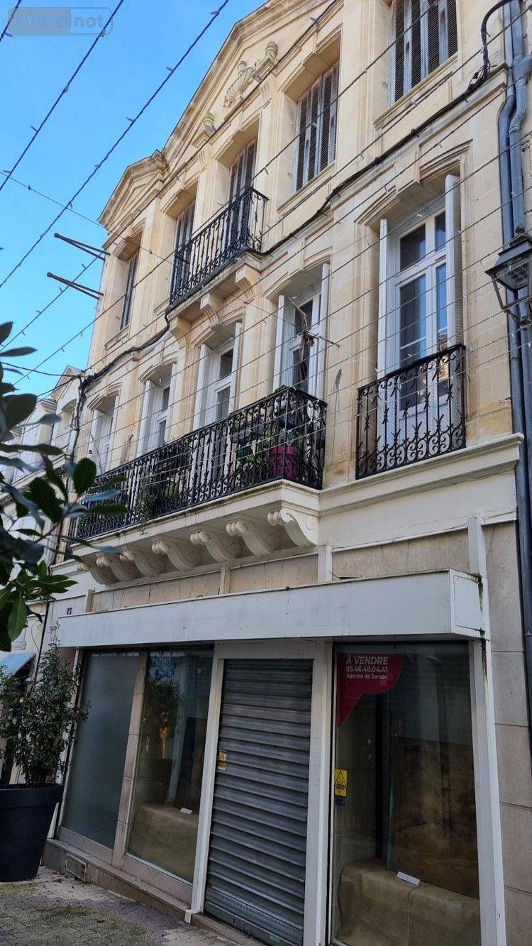 Immeuble a vendre Jonzac 17500 Charente-Maritime 184 m2  341250 euros