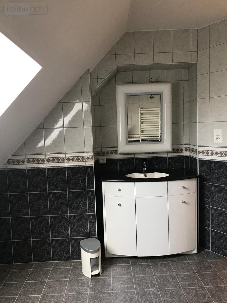 Location maison Chassenard 03510 Allier 188 m2 8 pièces 750 euros