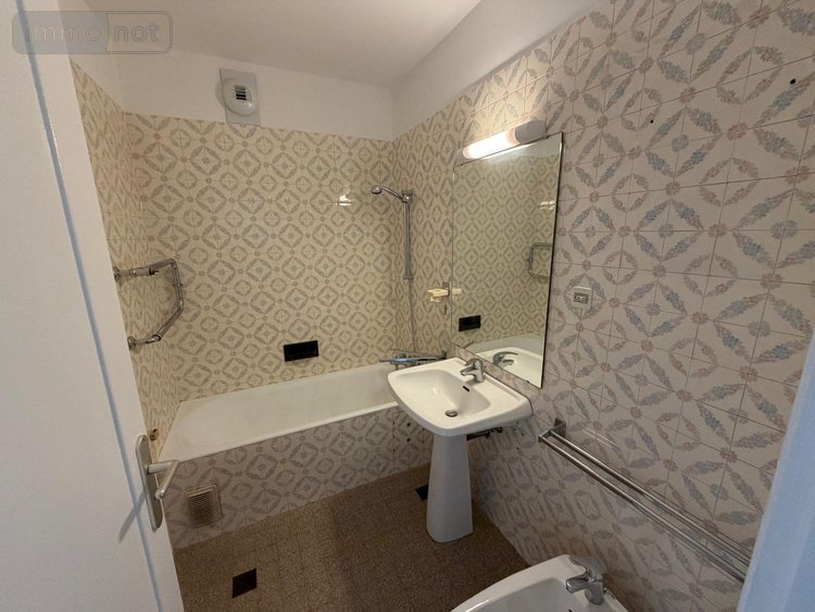 Location appartement Chalon-sur-Saône 71100 Saône-et-Loire 92 m2 4 pièces 990 euros