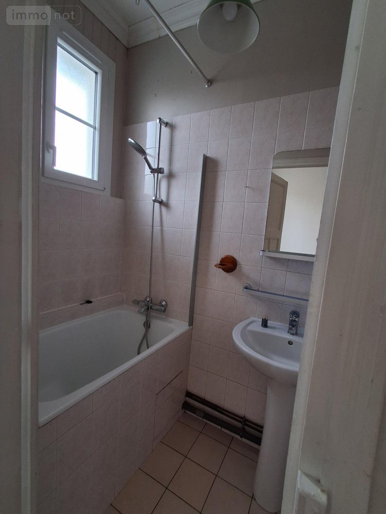 Location appartement Rennes 35000 Ille-et-Vilaine 47 m2 3 pièces 820 euros