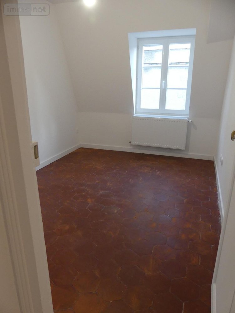 Location appartement Nemours 77140 Seine-et-Marne 45 m2 3 pièces 740 euros