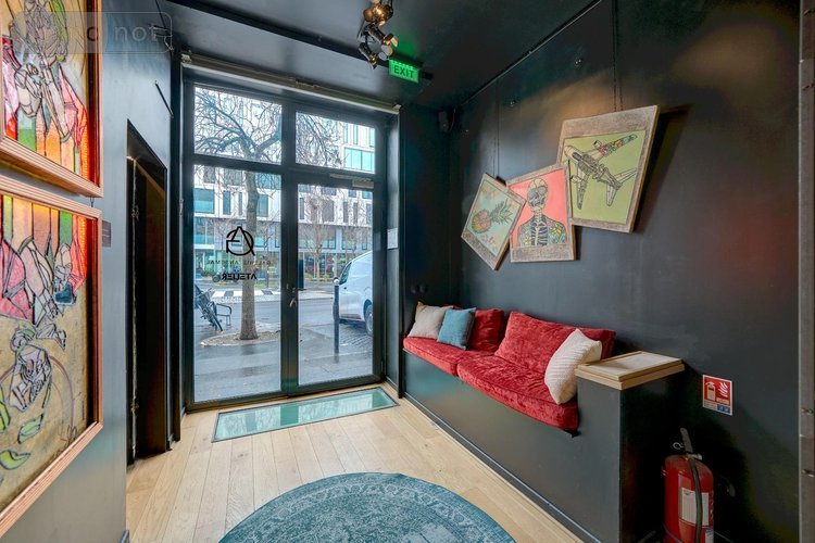 Fonds et murs commerciaux a vendre Paris 17e arrondissement 75017 Paris 51 m2  402800 euros