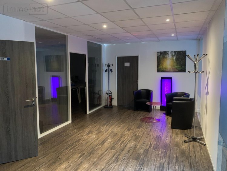 Fonds et murs commerciaux a vendre Aubagne 13400 Bouches-du-Rhône  677980 euros