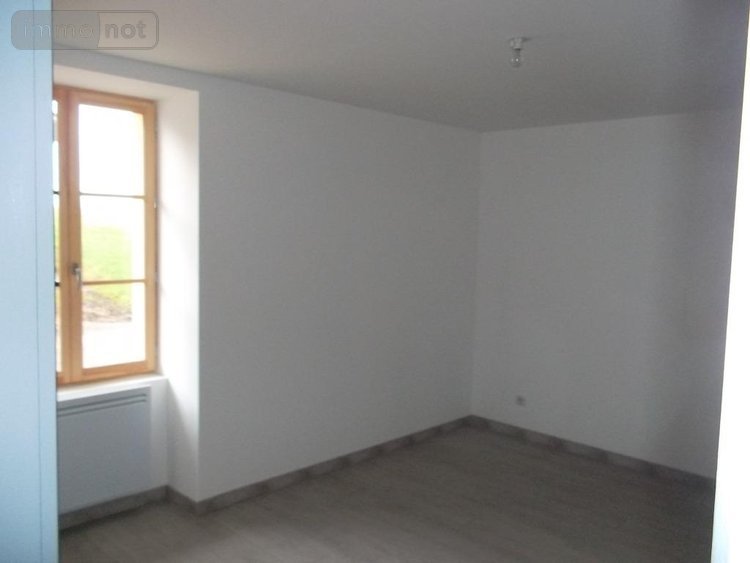 Location maison Tronchy 71440 Saône-et-Loire 90 m2 3 pièces 700 euros
