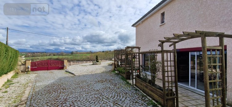 Maison a vendre Saint-Aubin-en-Charollais 71430 Saône-et-Loire 104 m2 9 pièces 185000 euros