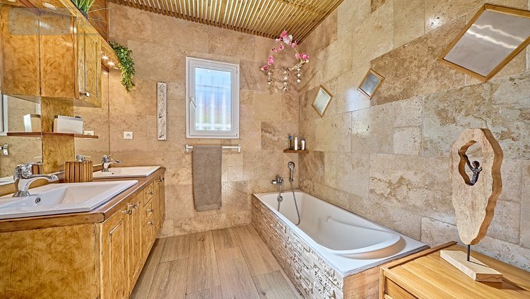 Maison a vendre Saint-Raphaël 83700 Var 143 m2 6 pièces 1350000 euros